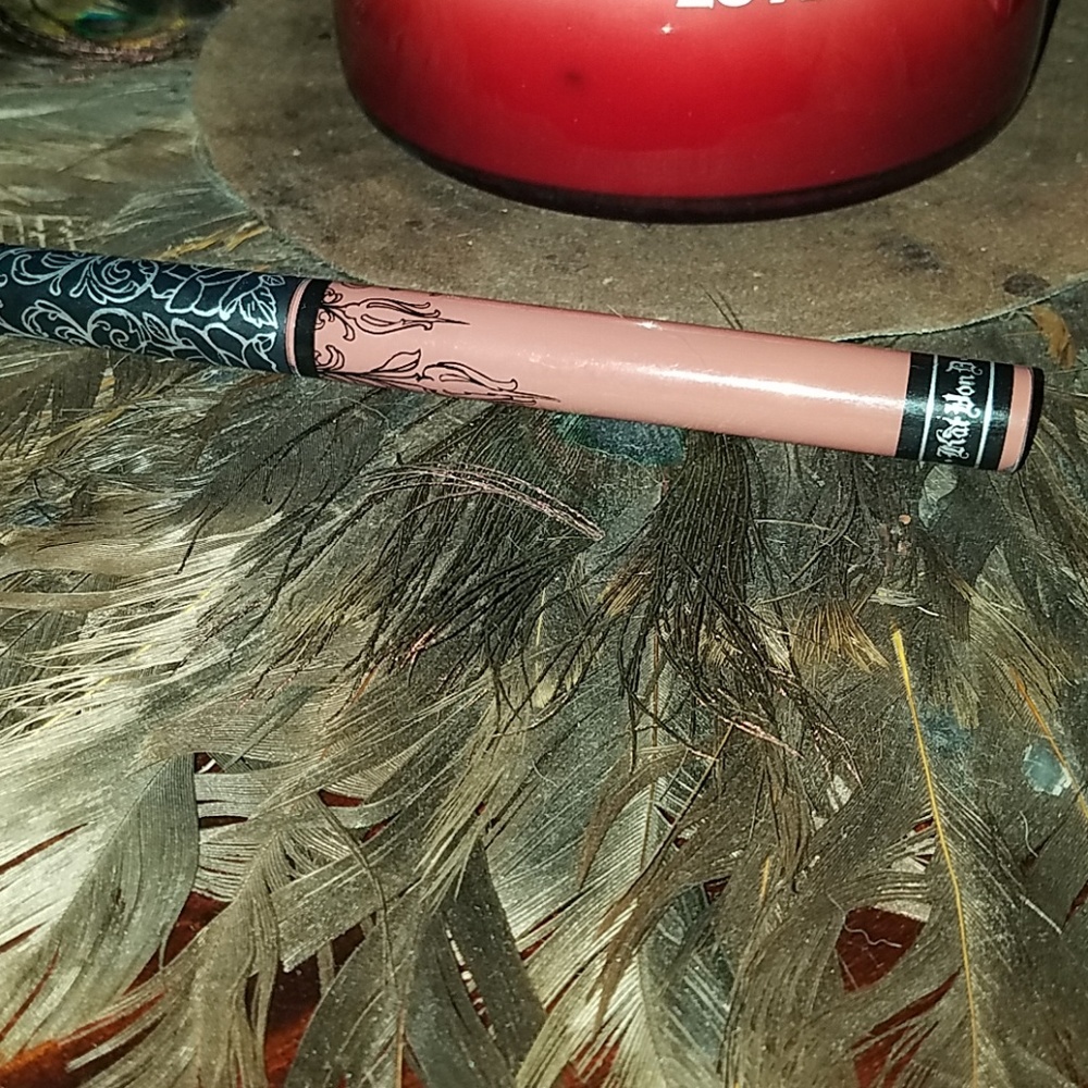 Kat Von D everlasting matte lipstick in Lolita